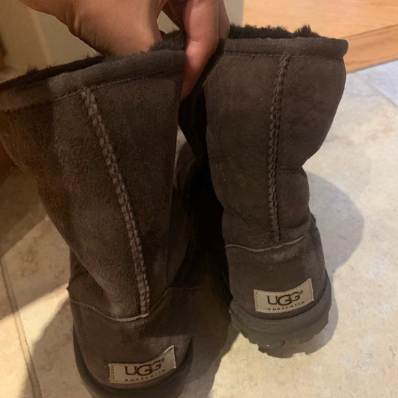 Chocolate brown Uggs size 6 great condition - Picture 1 of 3